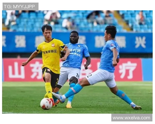 重庆羽毛球队以85分领跑大师赛积分榜展现强劲实力与团队合作精神